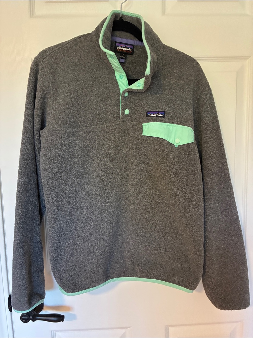 Patagonia Gray Fleece Synchilla Pullover with Mint Trim Accents